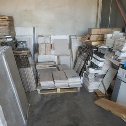 Free Tile, Quality Tile, Small Amounts Cubesmart Near I10 And Orange Grove In Tucson 