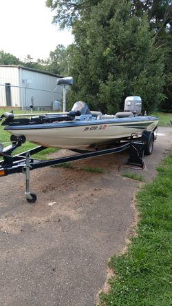 2000 Sprint 290 pro 18.5ft with 200 Johnson