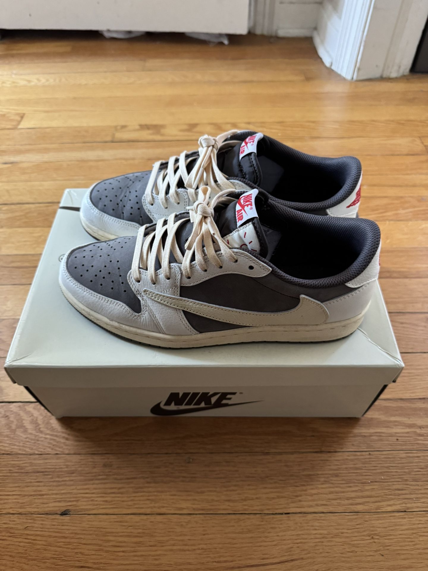 Jordan 1 TS Reverse mocha