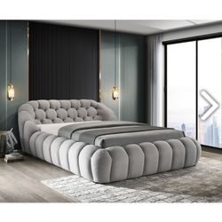 QUEEN BED FRAME OR KING BED FRAME ( FREE DELIVERY ) 