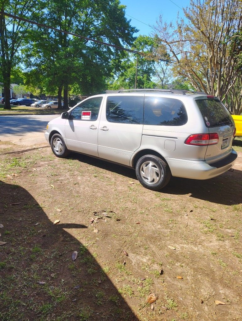 2002 Toyota Sienna