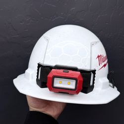 MILWAUKEE HARD HAT W/ LAMP