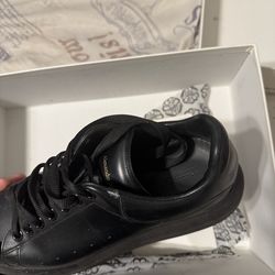 Alexander mcqueens black