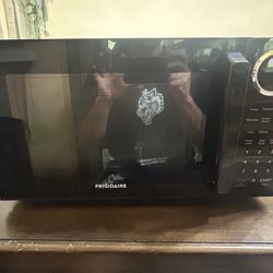 Microwave(NEED GONE ASAP)