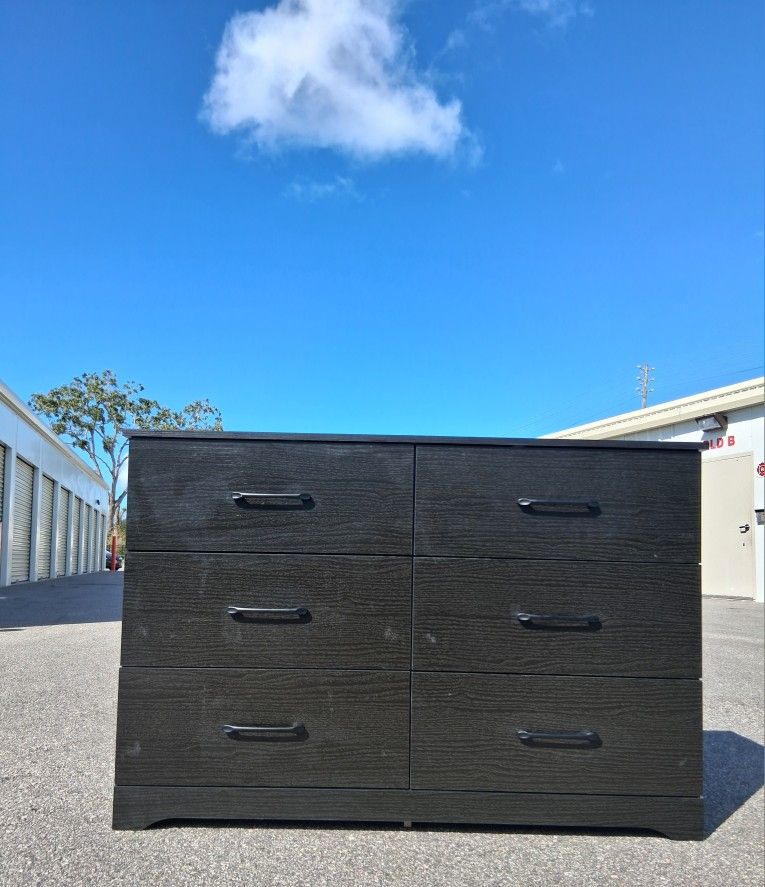 Free Delivery! Black 6 Drawer Dresser