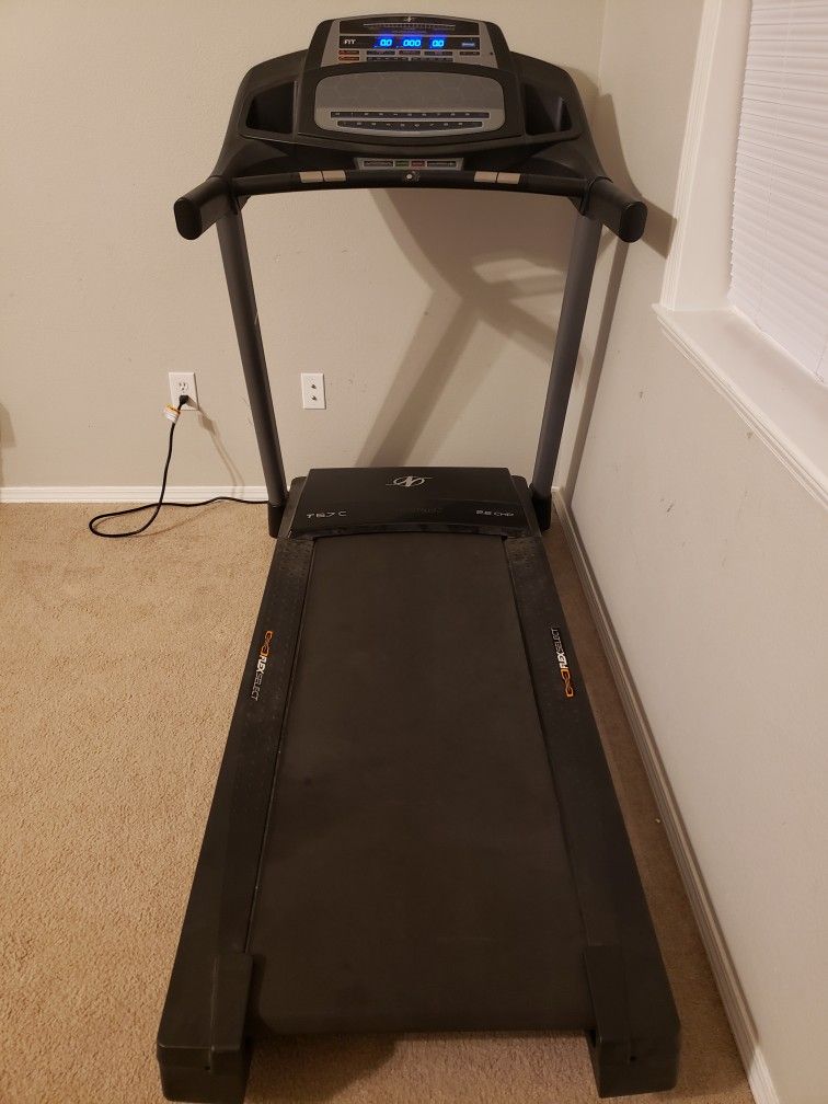 NordicTrack Model 831, 25023.5, T6.7 C, 2.6 CHP, FLEX Select Treadmill