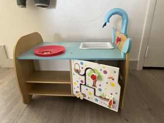 Wood baby play station