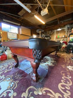 8’ Connelly pool table