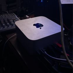 Mac M1 Ultra Studio 