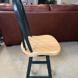 2 Bar stools with swivel seats