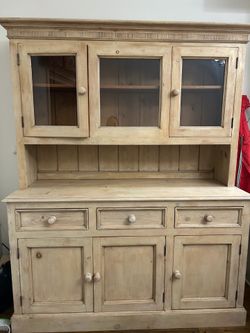 Solid wood cupboard
