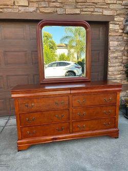 Solid Wood 6 Drawer Dresser with Mirror
