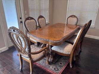 Michael Amini Table set