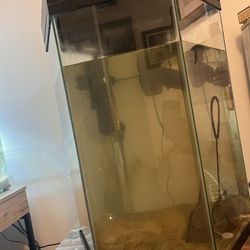 20 gallon fish tank for sale with all accessories !!!
