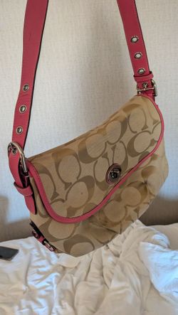 Coach Signature Canvas Shoulder Bag