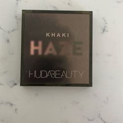 Huda Beauty Khaki Haze