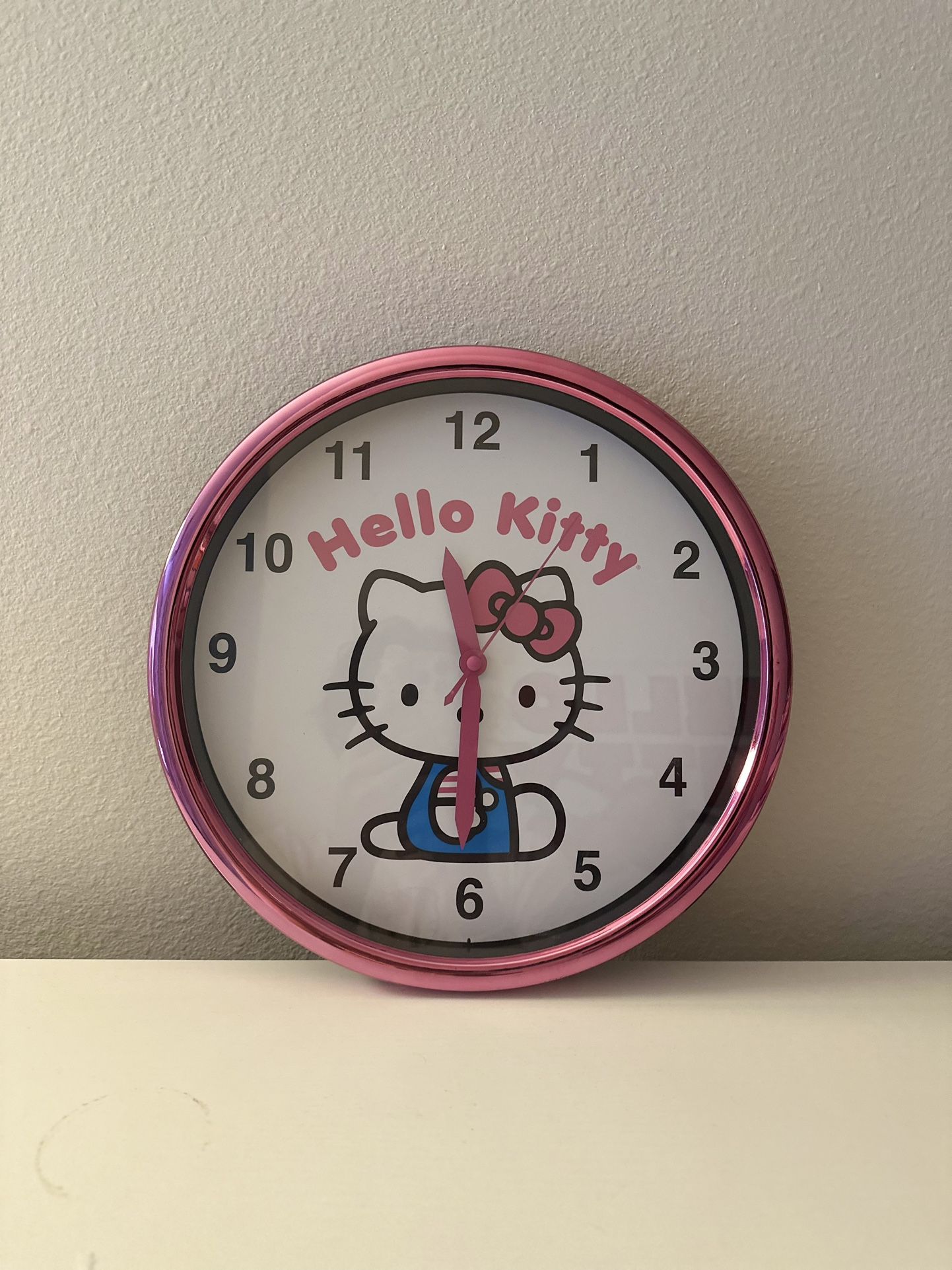 Hello Kitty Clock 