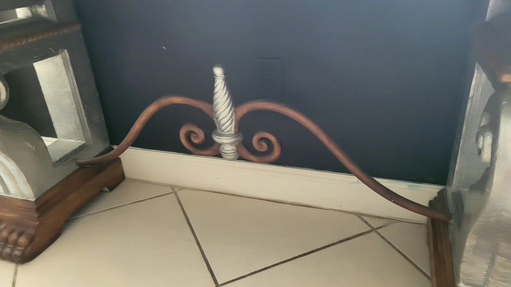 Console Table Entry Table