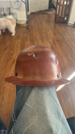 MSA Skullgard Full-Brim Hard Hat. Brown.