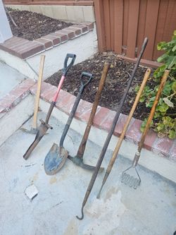7-Piece Heavy-Duty Garden Tool Lot Shovels Mattock Cultivators -  Irvine/Local Pickup