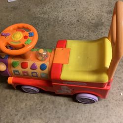 Winnie The Pooh Activity Ride On Train All Sounds And Buttons Work  Also Has A Handle They Can Push It 