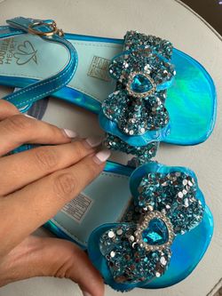🧜‍♀️ Kids Iridescent Blue Rhinestone Bow Sandals - Size 32 (US 1/1.5) 🧜‍♀️