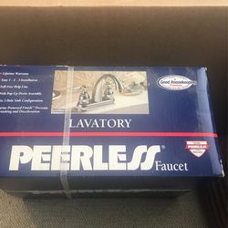 Chrome/ Polished Brass Peerless Bathroom Faucet