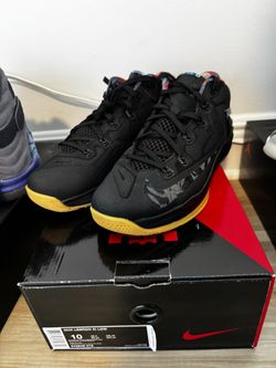 LeBron 11 Low Gum Bottom Size 10 with receipt