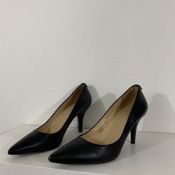 Michael Kors Black Leather Pointed Toe Heels – Size 11 M