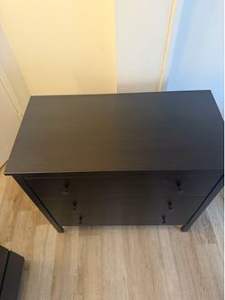 Dresser dark brown