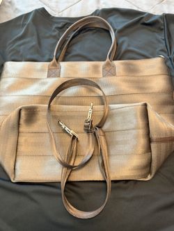Harvey’s Seatbelt Purse