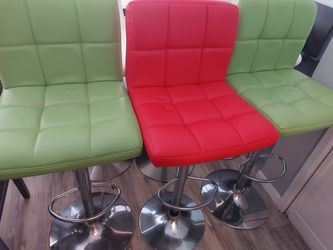 3 Chair Bar Stool.2 Grenn 1 red.