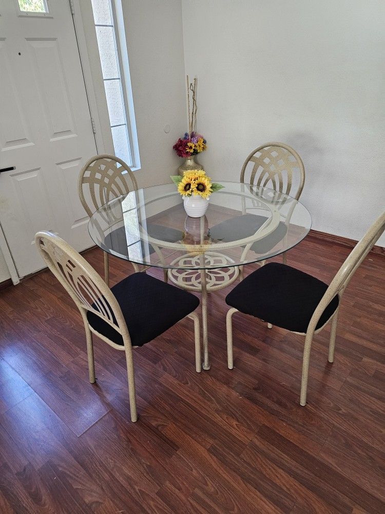 Dining Table & Chairs