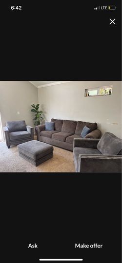 Couch living room set like new