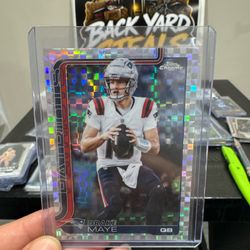 Drake Maye 2025 Topps Chrome #207 Geometric Refractor
