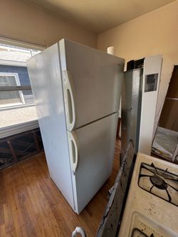 White fridge standard size