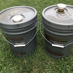 5 Gallon Buckets With Lids