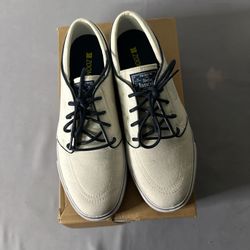 Men's NIKE SB Zoom Air Stefan Janoski Sz 9.5 Shoes White And Black . 333824-114