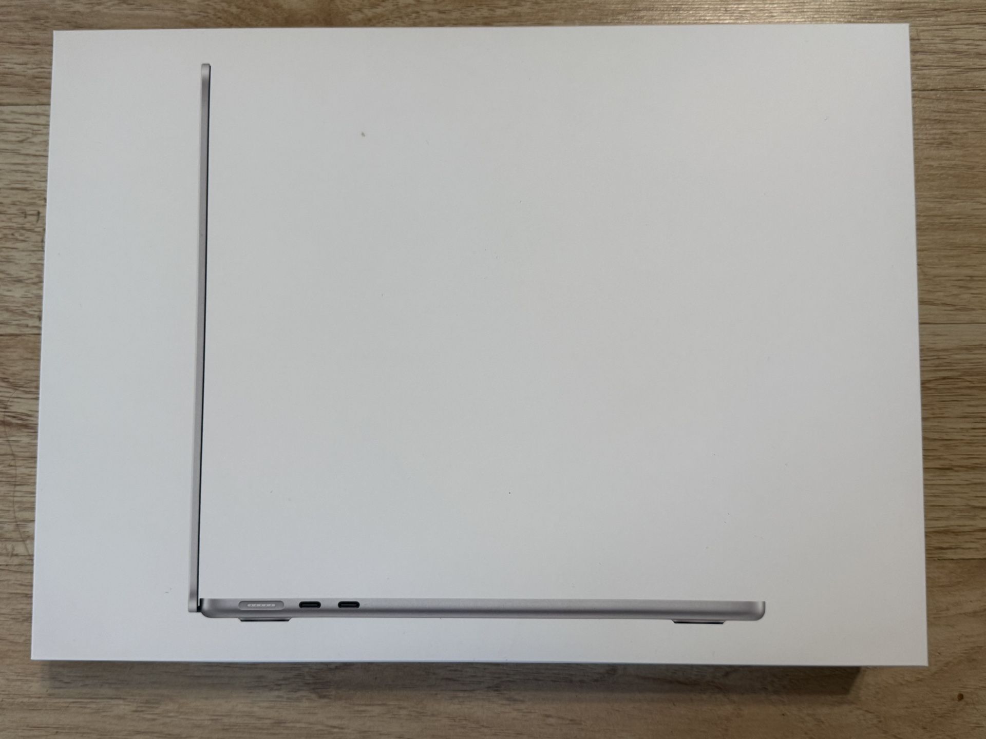 MacBook Air M4 2025 13 inch 16GB RAM 256GB storage silver