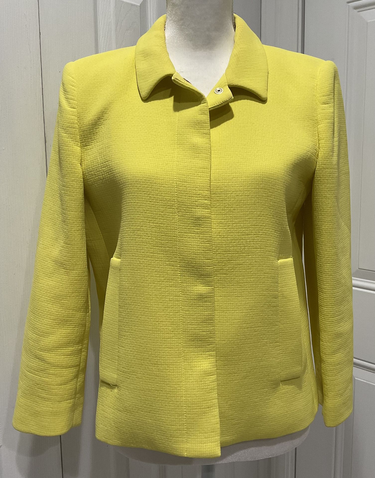 ZARA Cropped Jacket Collar 3/4 Sleeves Front Pockets, Closed Slit Back, L