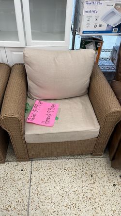 Wicker Outdoor Lounge Chair with Cushions