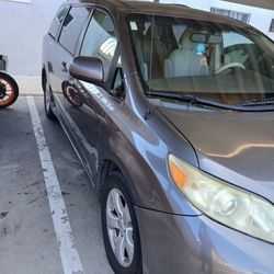 2012 Toyota Sienna