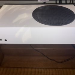 XBOX ONE X WITH CONTROLLER