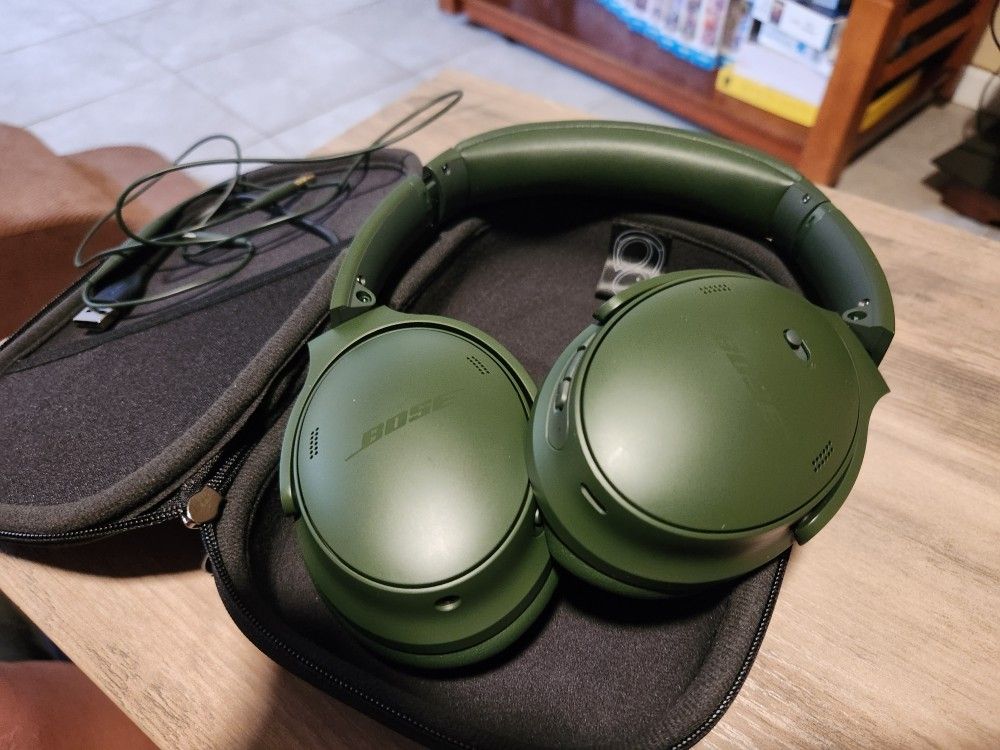 Bose Quiet Comfort Noise Cancelling Headphones