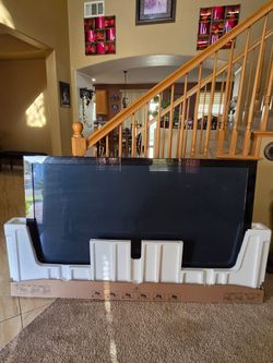 TV Flat Screen w HDMI