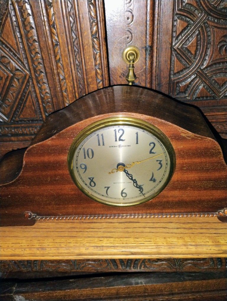Antique Mantle Clock