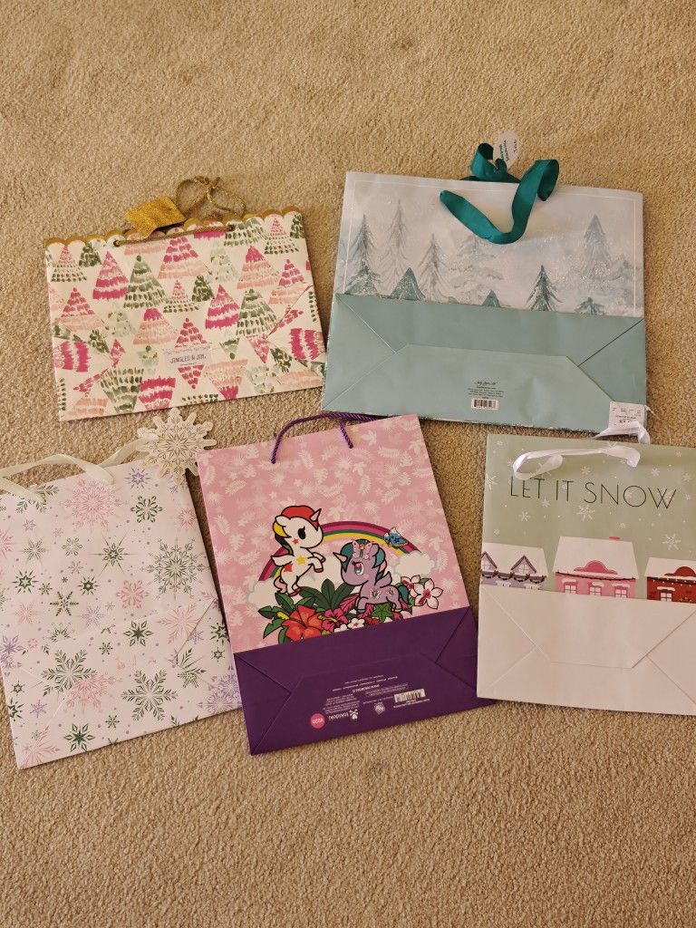 Moving sale! 5 pack gift bags