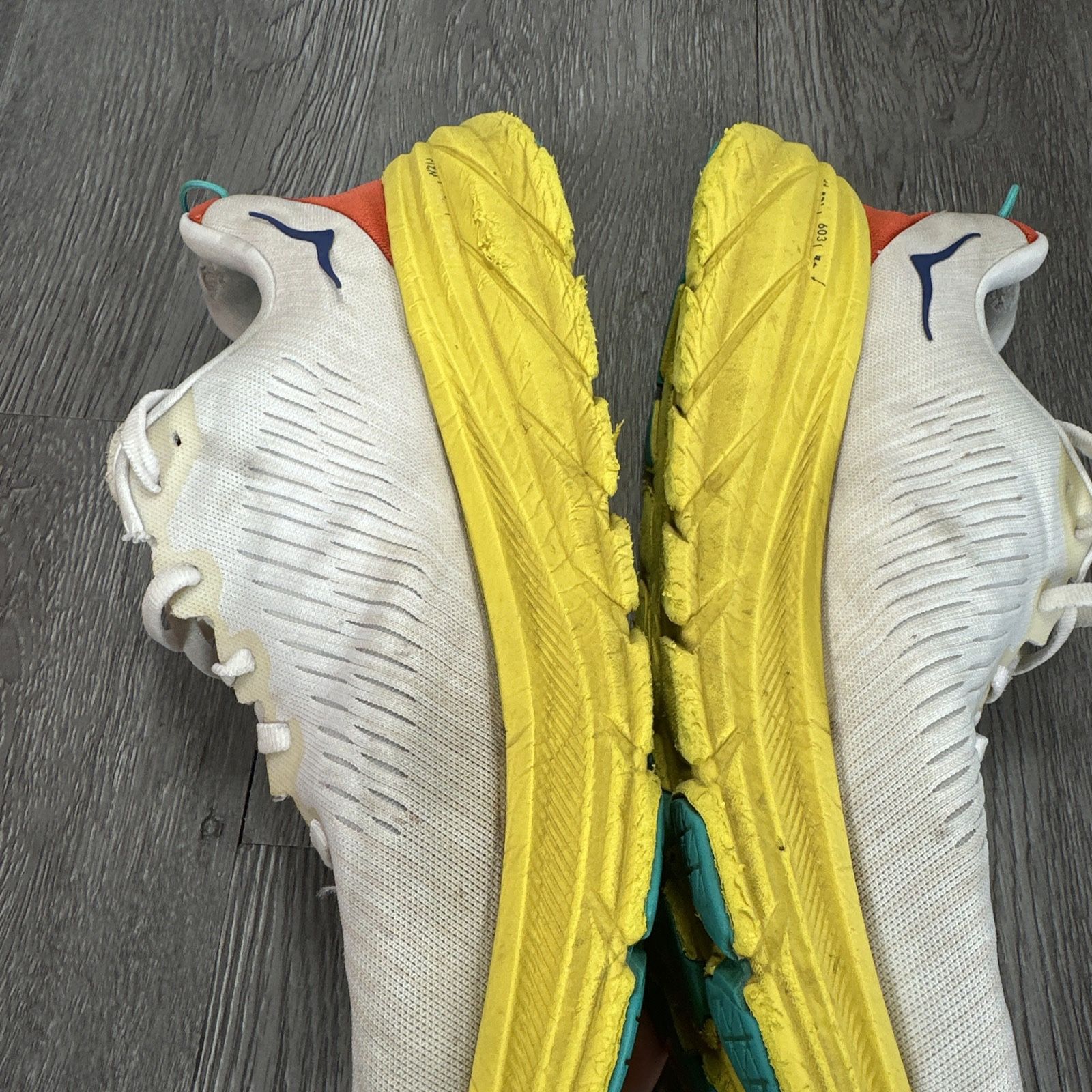 Hoka Rincon 3 Mens 10.5 D White Eggnog Yellow Running Shoes  display picture 2
