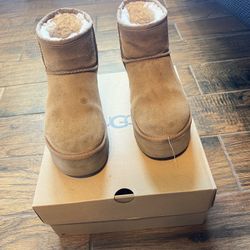 WOMENS UGG PLATFORM BOOTS