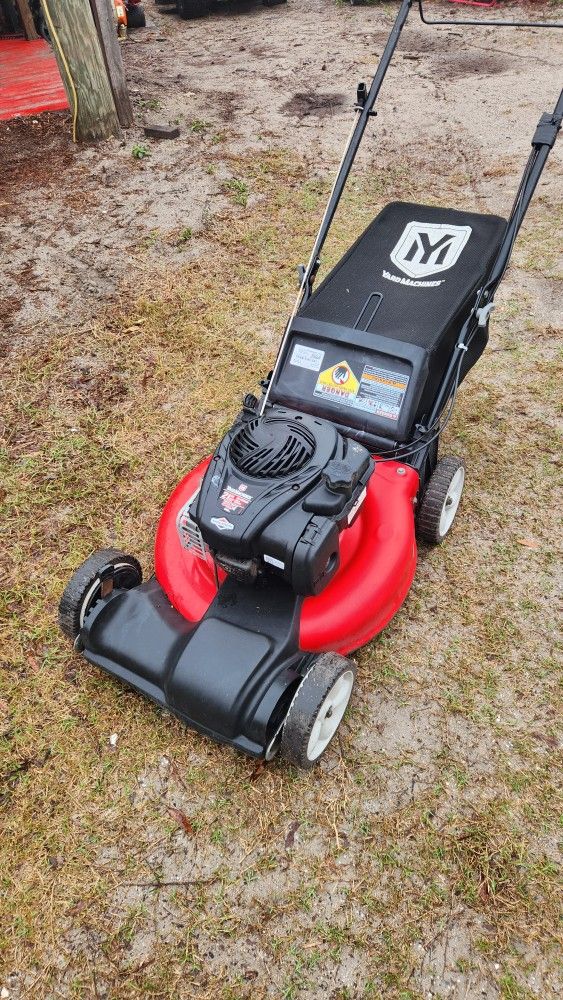 Yard Machines 21" Self Propeller Lawn Mower.
